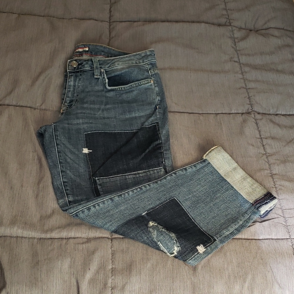 NWT Tommy Hilfiger boyfriend patched jeans. Size 6